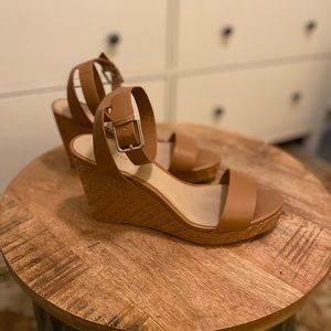 ALDO tan leather wedges